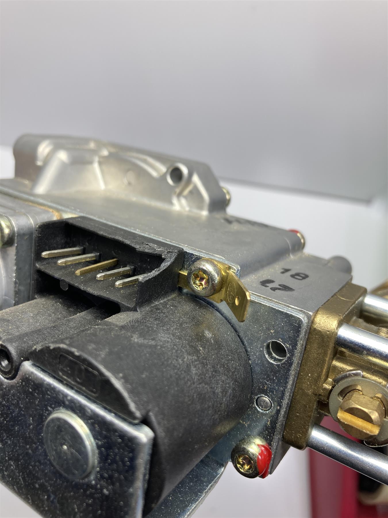 Honeywell VK4115V Gas Valve 1.011846 - 462273