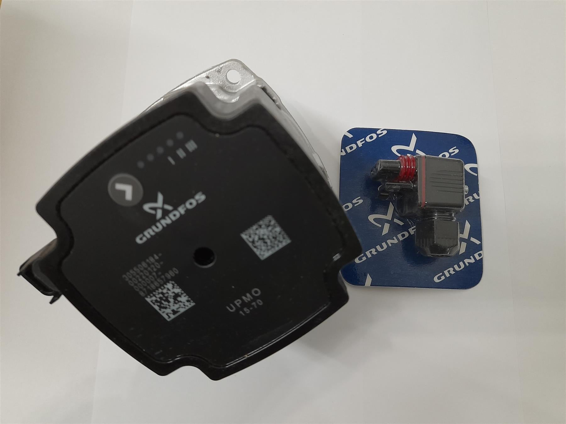 Worcester Pump Head Pump Head UPMO 7m c/w Inst Plug 8716120416