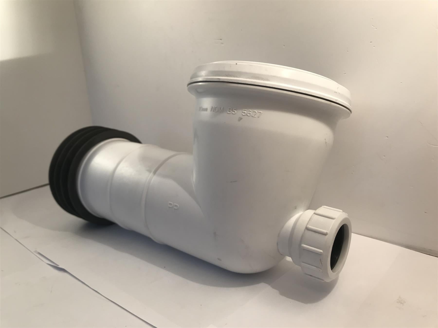 90 Degree Bent Toilet Pan Connector 110mm & 32mm Boss