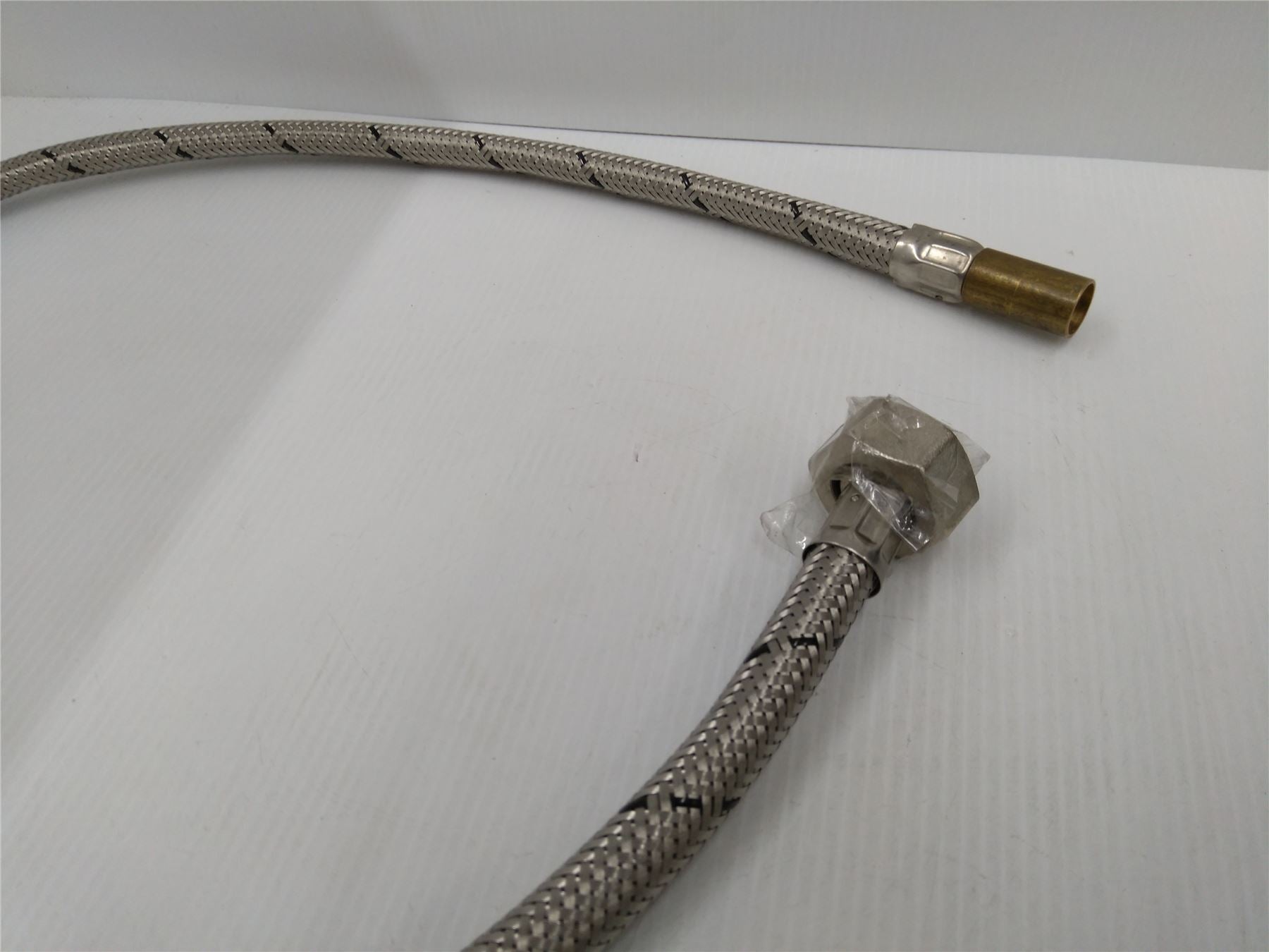 NEW TAP CONNECTOR MAJOR DIAMETER 26.441mm BRAIDED FLEXIBLE PIPE LENGTH 920mm
