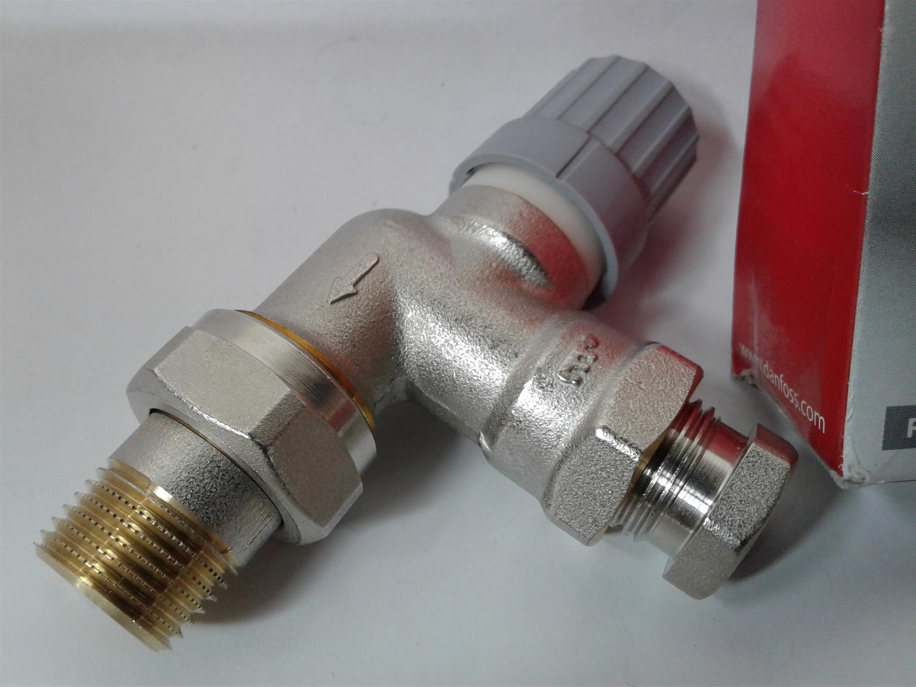 NEW Danfoss RA-FN15 Angled Radiator valve 1/2" 15mm 013G0149