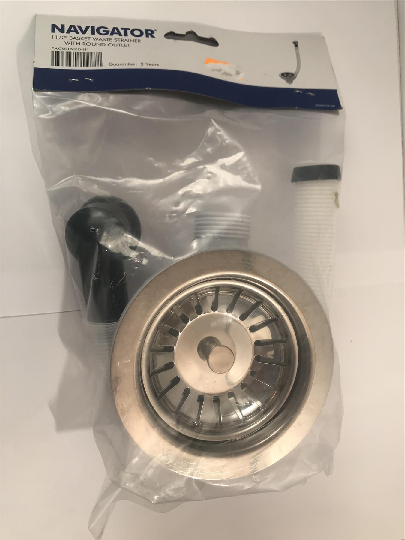 NAVIGATOR 1 1/2" BASKET WASTE STRAINER WITH ROUND OUTLET