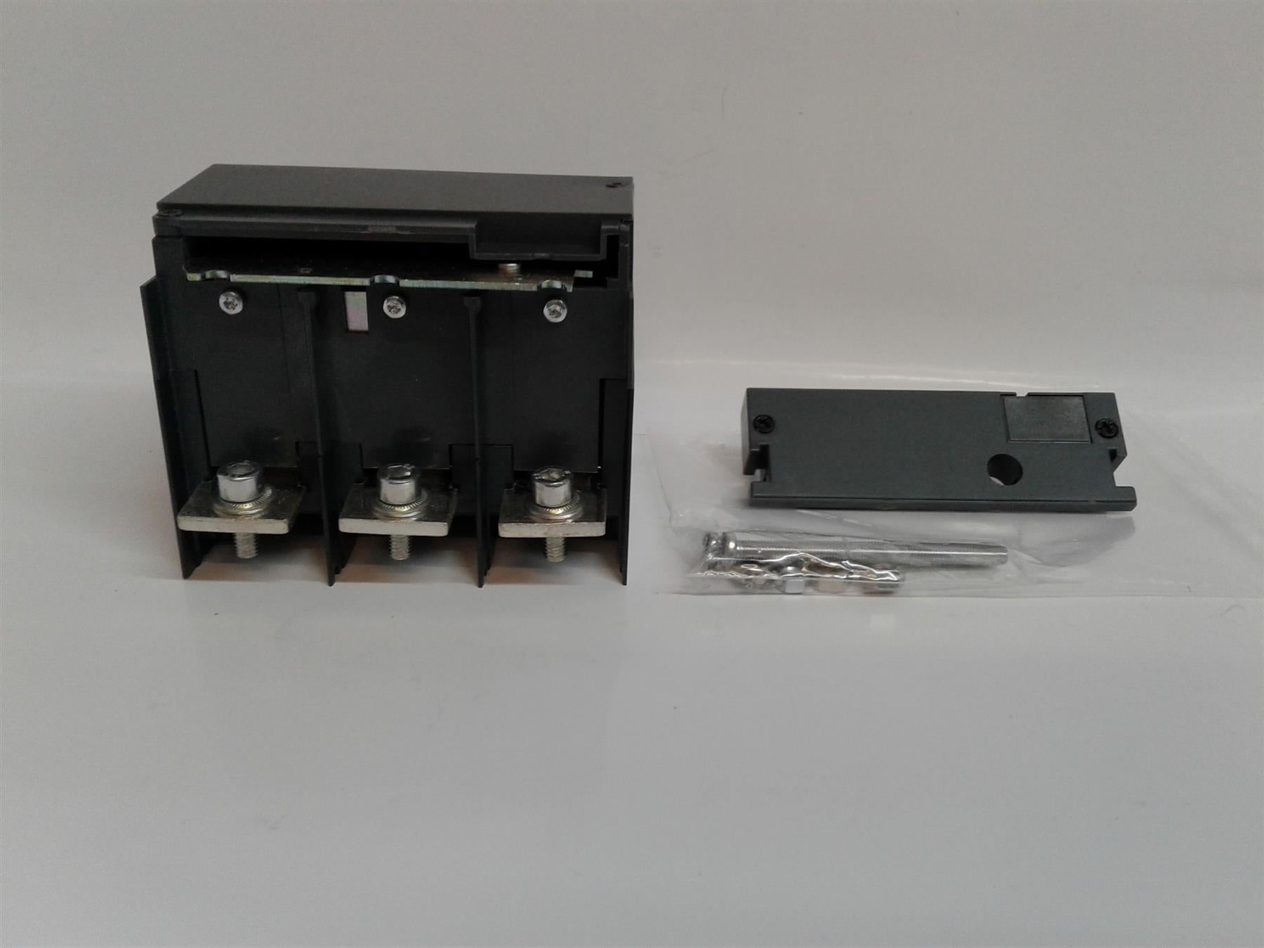NEW Schneider Electric LV430557 CT Module TP 150A COMPACT NSX160/250