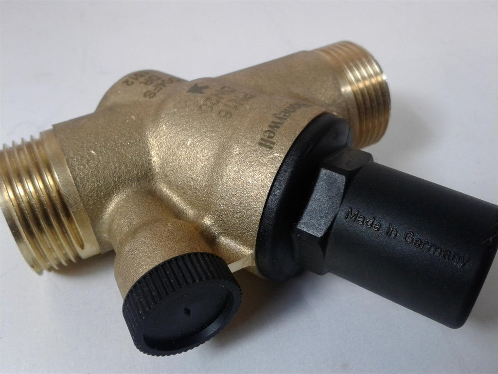 NEW Honeywell D04FM-3/4ZC Compact Adjustable Pressure Reducing Valve