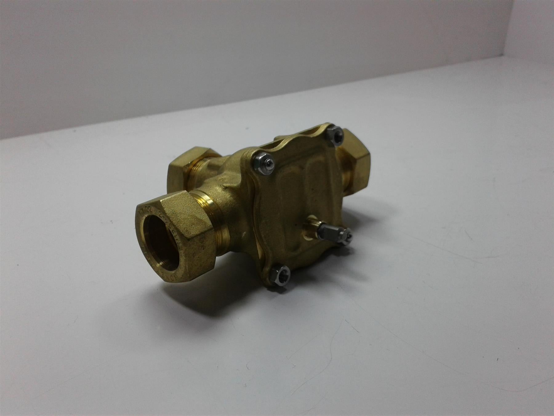 NEW HONEYWELL EN1204-2  22MM 3 PORT VALVE BODY ONLY