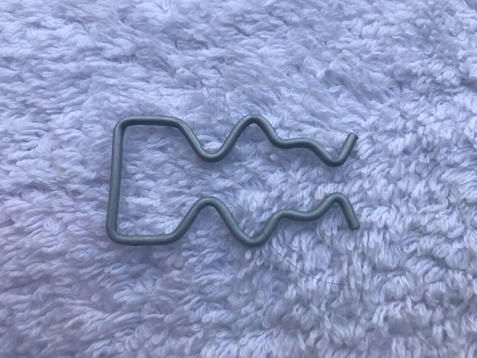 Glowworm Diverter Valve Motor Fixing Clip 0020118655 0020064051