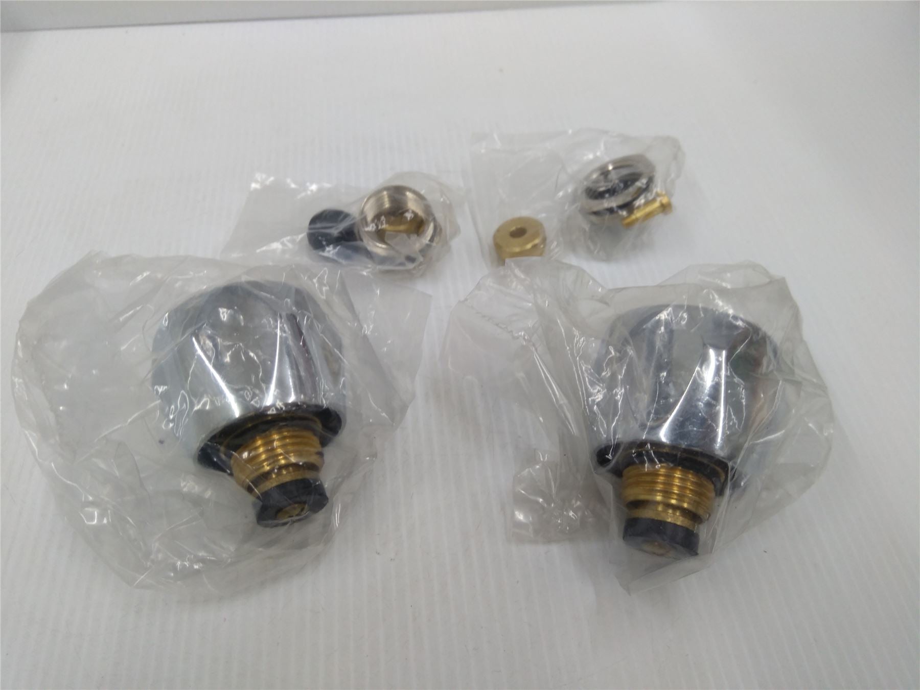 New Restorer Tap 3/4in Valve & Metal Heads C58061