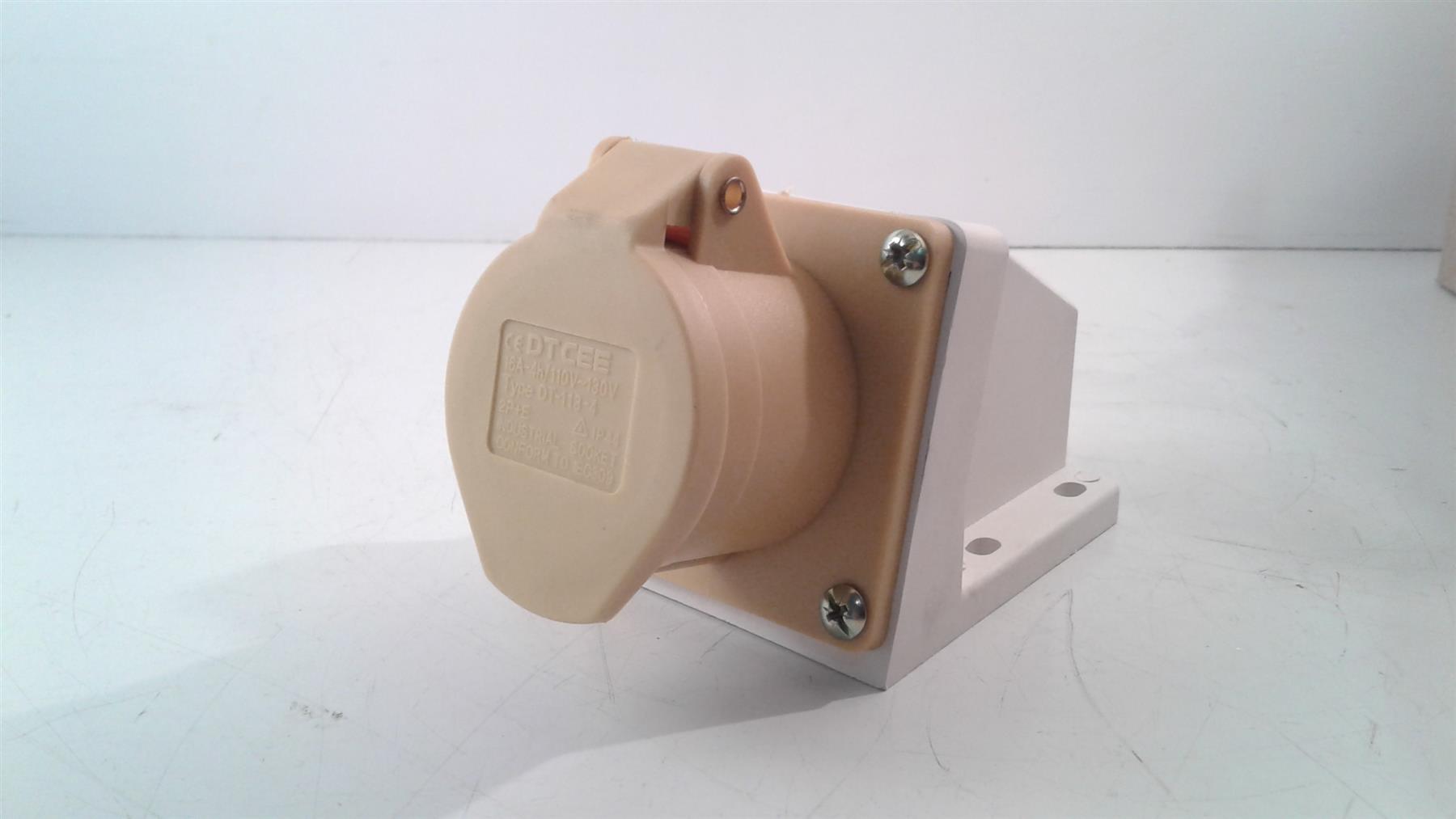 PowerMaster 110v 16A Surface-Mountable Socket