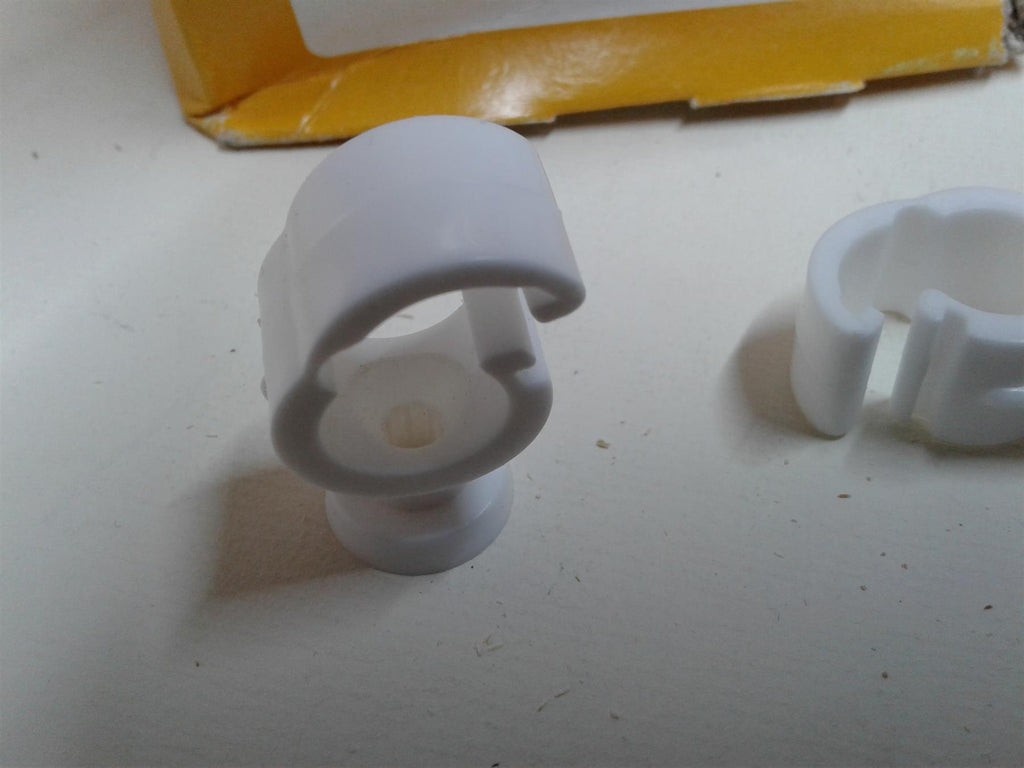 NEW FM Unifix Cliplok 15mm CLIP LOCK Pipe Clips WHITE (10 PACK) P100
