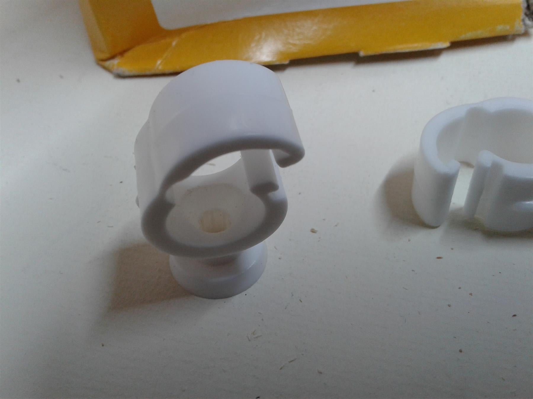 NEW FM Unifix Cliplok 15mm CLIP LOCK Pipe Clips WHITE (10 PACK) P100