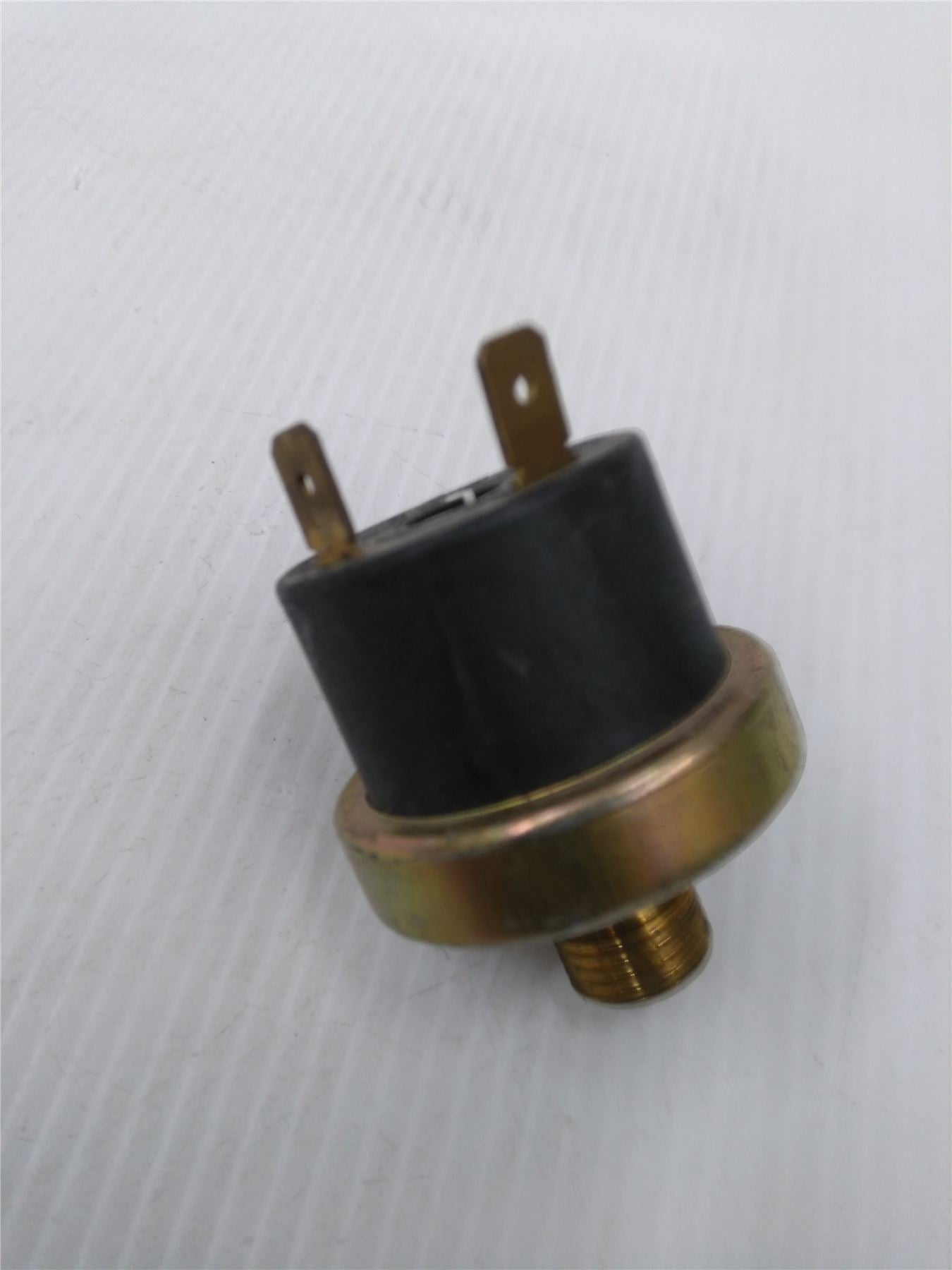 NEW ARISTON CHAFFOTEAUX LOW PRESSURE SWITCH 995903