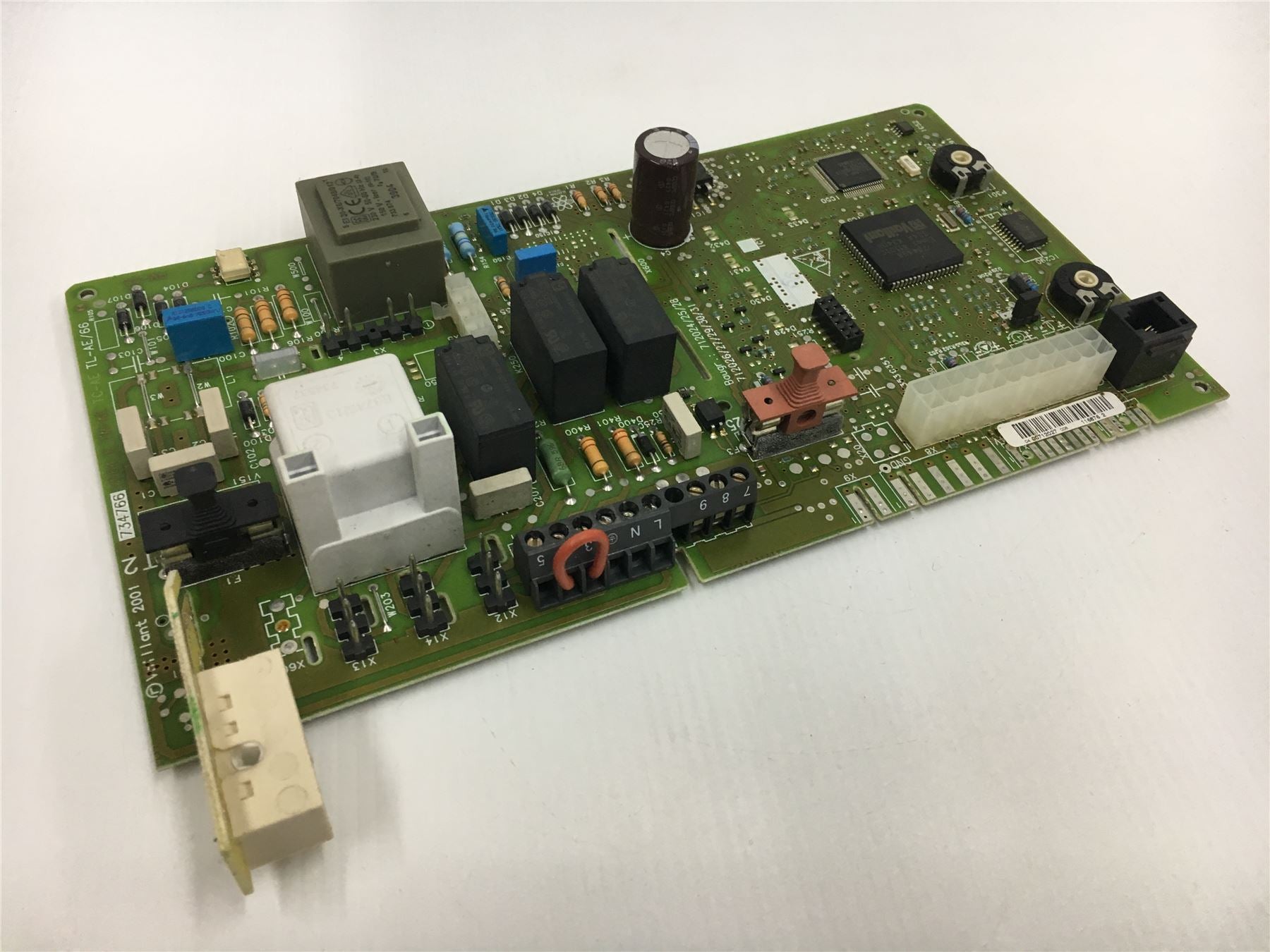 VAILLANT TURBOMAX PLUS 0020034604 130827 PCB 3 RELAYS WITH DISPLAY 12m warranty
