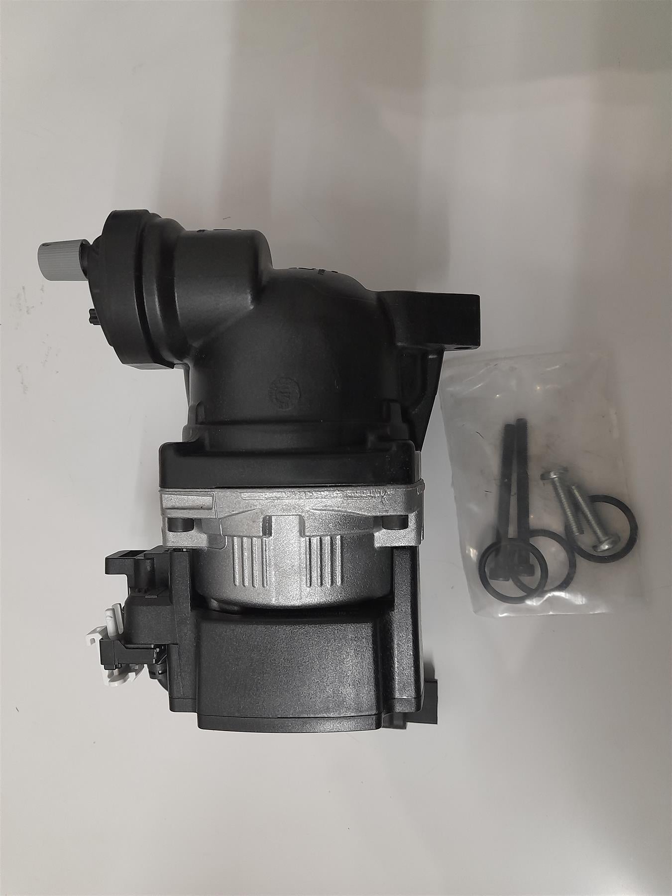 BAXI MAIN GRUNDFOS BDR THERMEA PUMP UPM3S 7713520