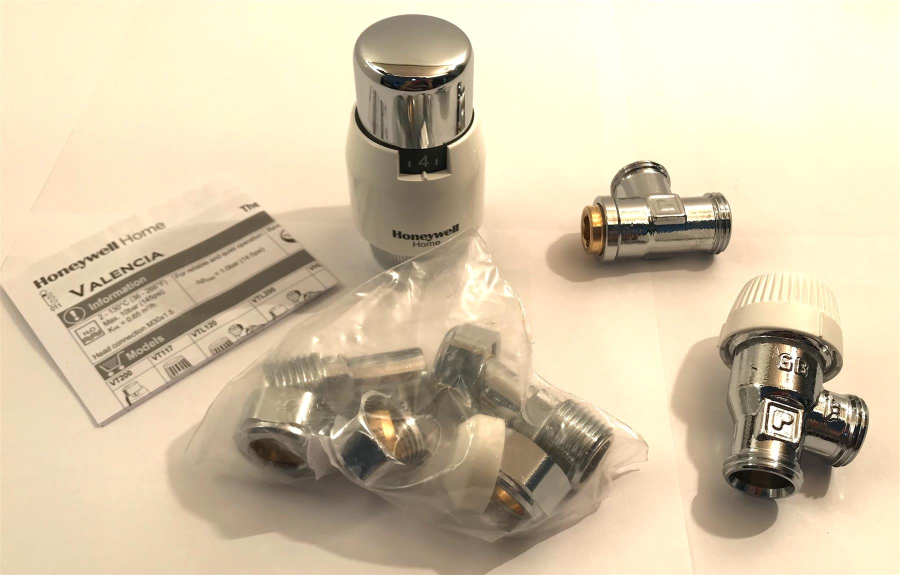 HONEYWELL VALENCIA VTL200-15A CLASSIC THERMOSTATIC VALVE AND LOCKSHIELD SET