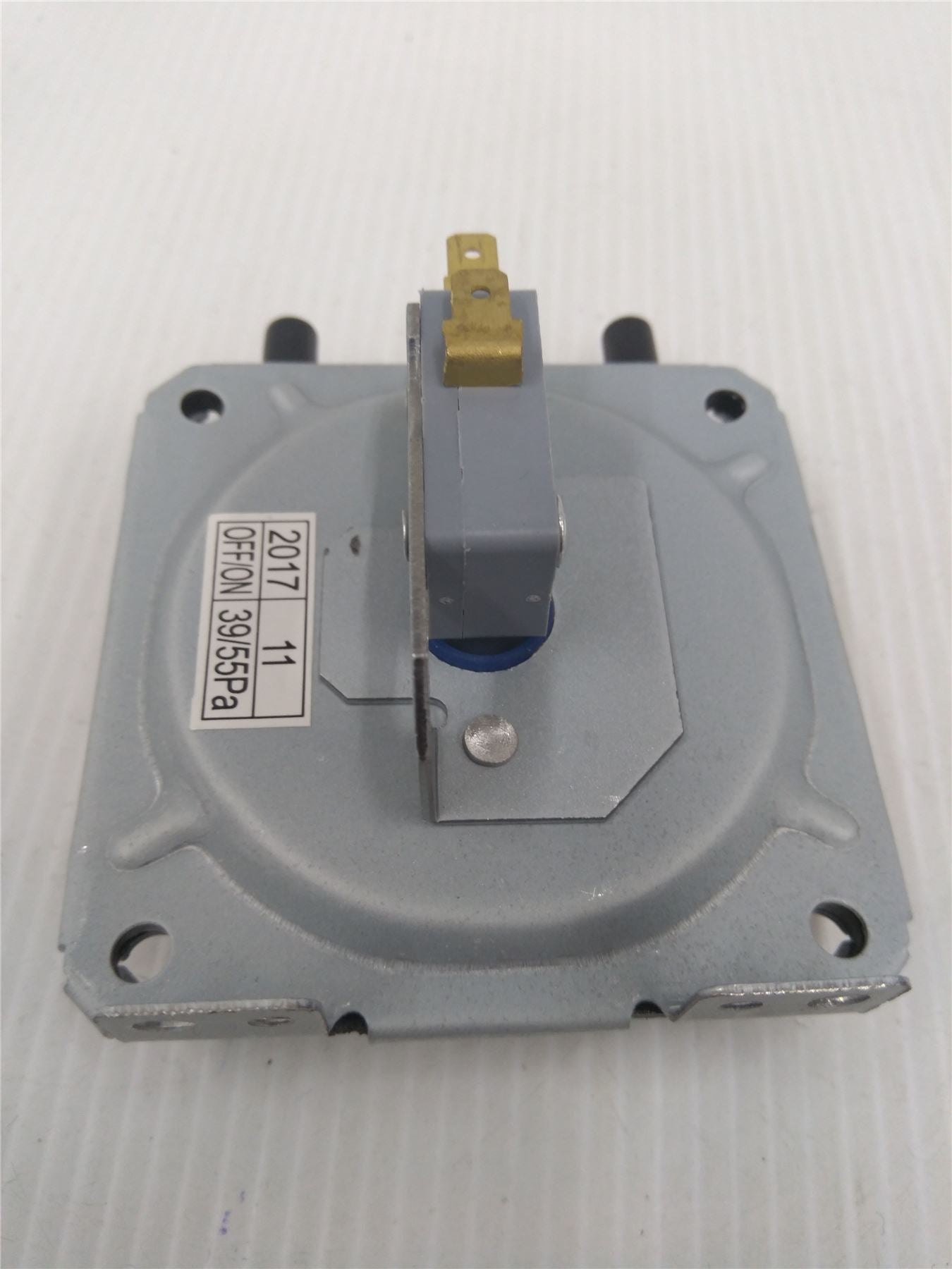 UNIVERSAL AIR PRESSURE SWITCH