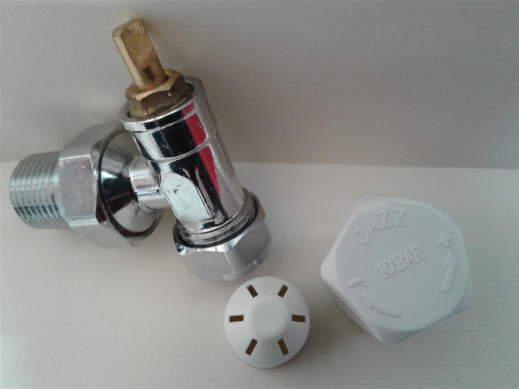 NEW JAZZ 10 ANGLED CHROME RADIATOR VALVE 1/2 15mm
