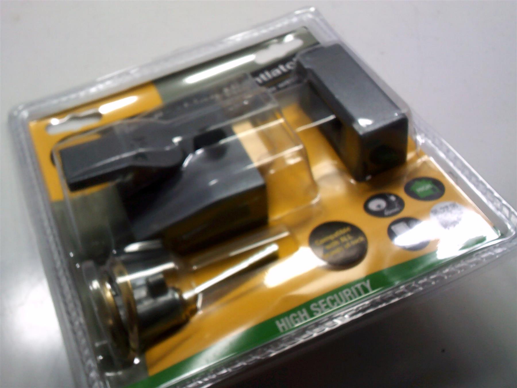 Yale P-85-DMG-PB-40 Yale Deadlocking Nightlatch, 40 mm, NEW with 2 KEYS + cyldr