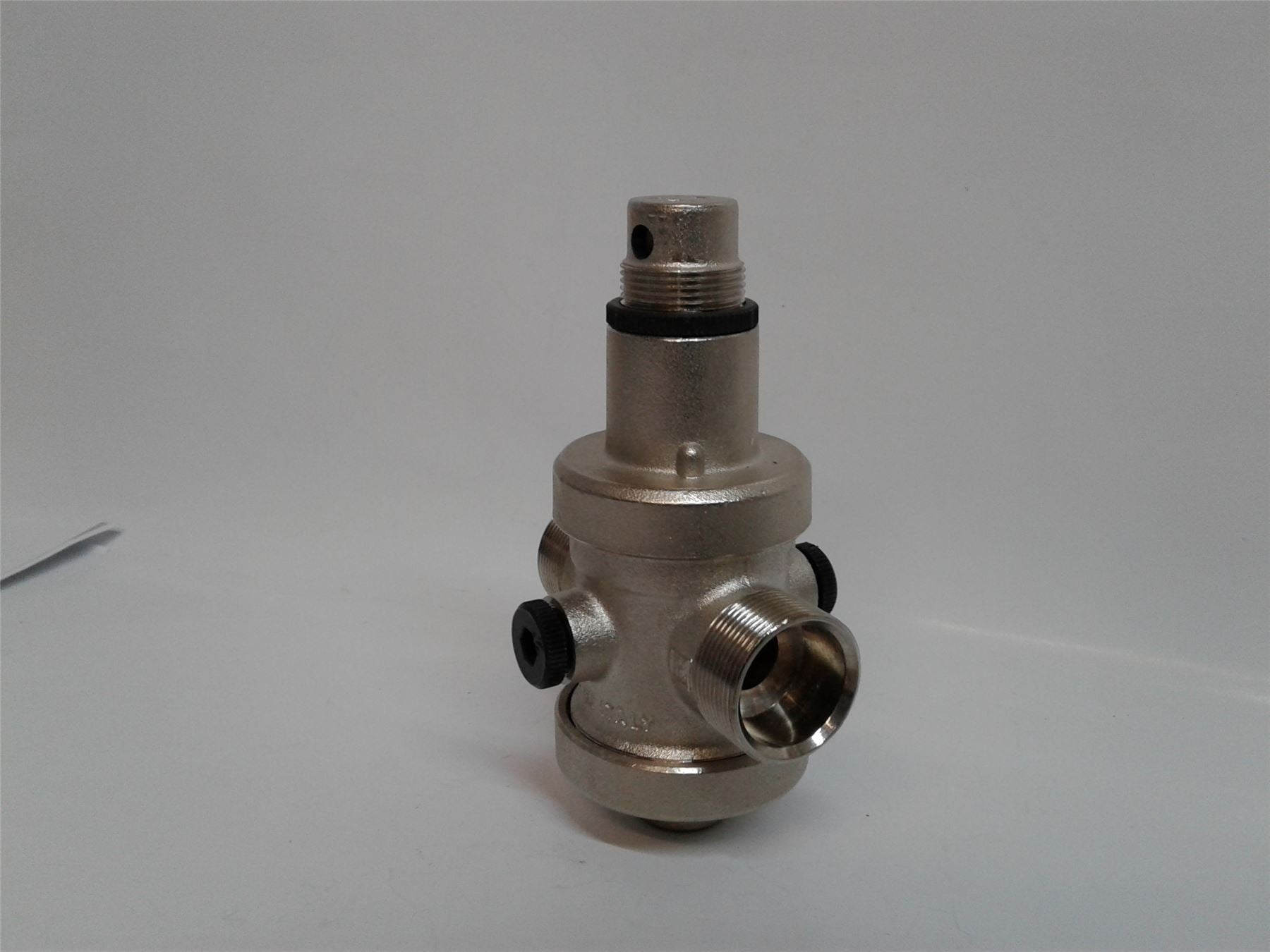 NEW PRESSURE REDUCING FEMALE CONNECTION MAX 15 BAR  ART NO. 9013 NICHEL