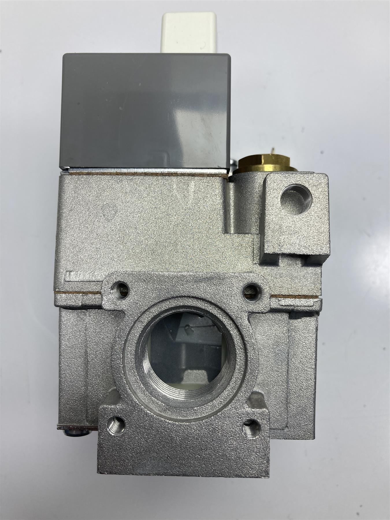 HONEYWELL RED & WHITE BUTTON 240V BOILER GAS VALVE V4400C new