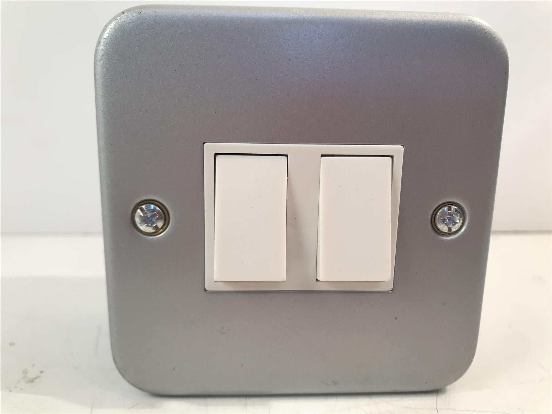 POWERPOINT METAL CLAD LIGHTSWITCH 2 GANG 2 WAY NEW