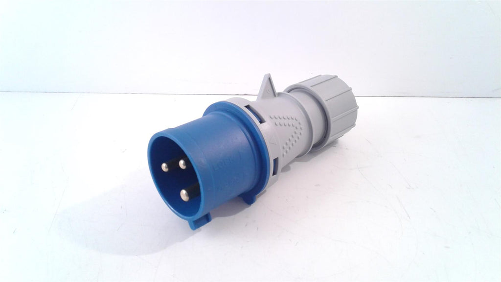 220-250V 32AMP 3PIN INDUSTRIAL PLUGS MALE SPLASHPROOF