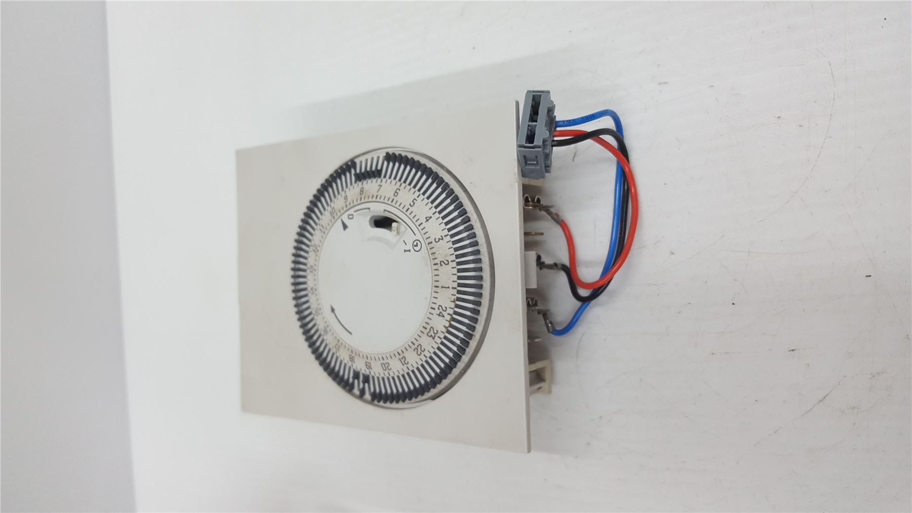 NEW WORCESTER THERMO PROGRAMMER 87161051300