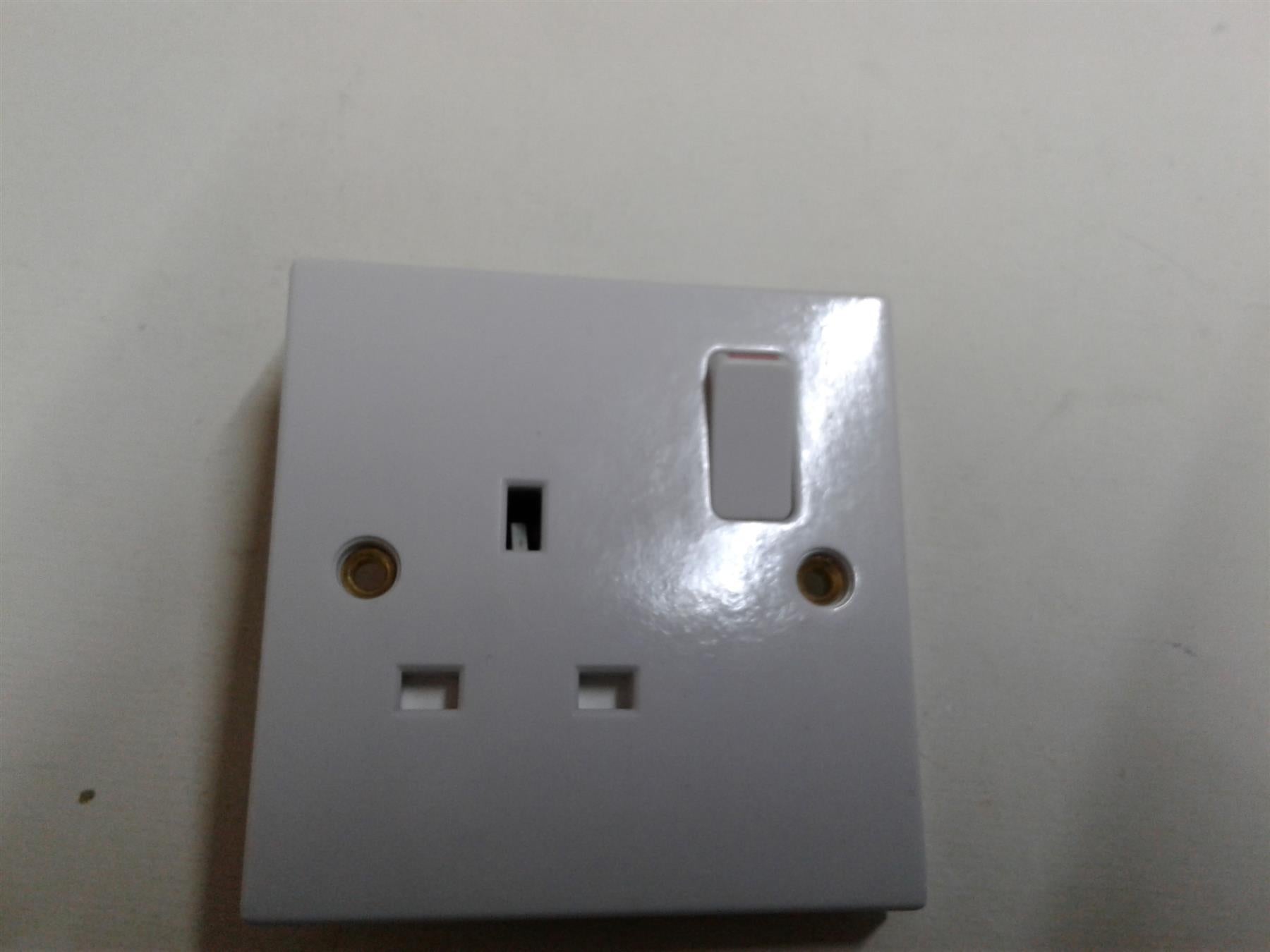 BG NEXUS 1 GANG 13A WALL PLUG SWITCH DOUBLE POLE 821DP-01