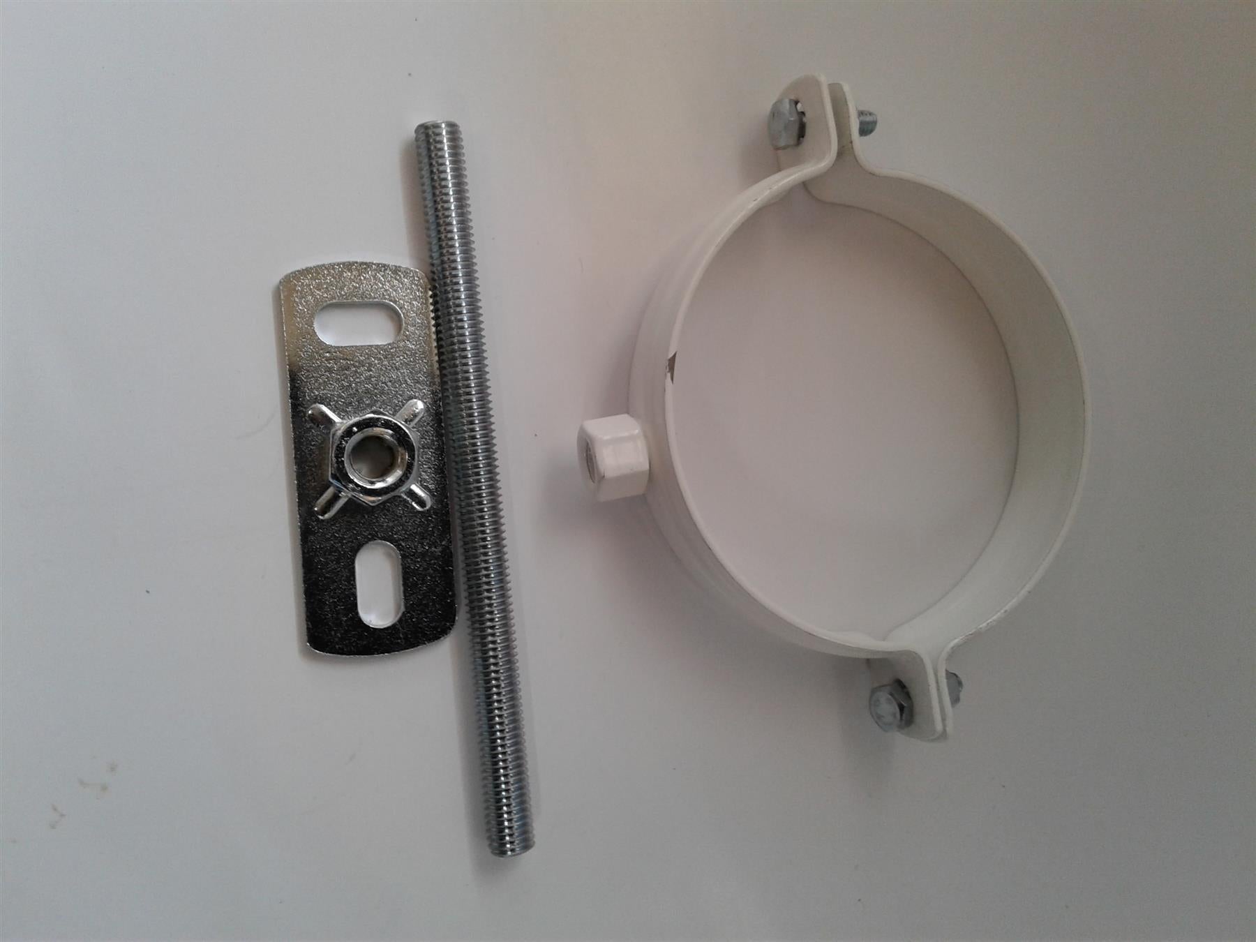 NEW UNIVERSAL FLUE BRACKET KIT 100MM  WHITE