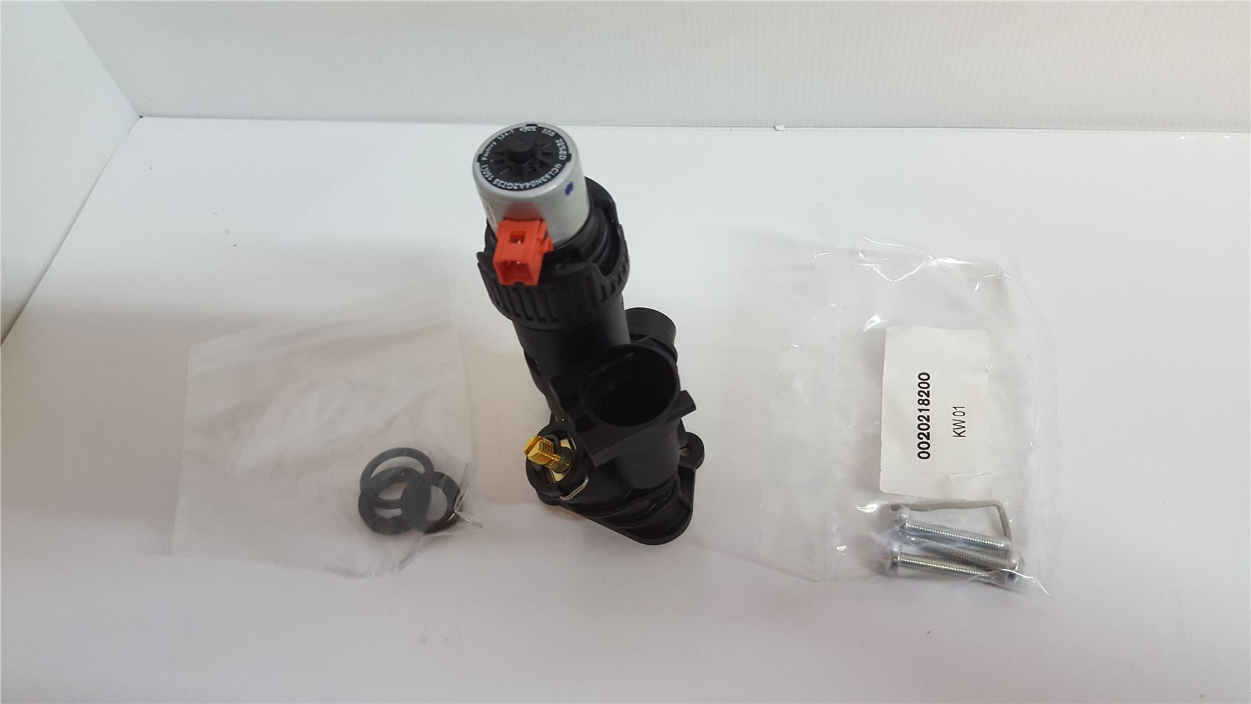 NEW VAILLANT ECOTEC THREE WAY VALVE (PLASTIC BODY) 0020020015