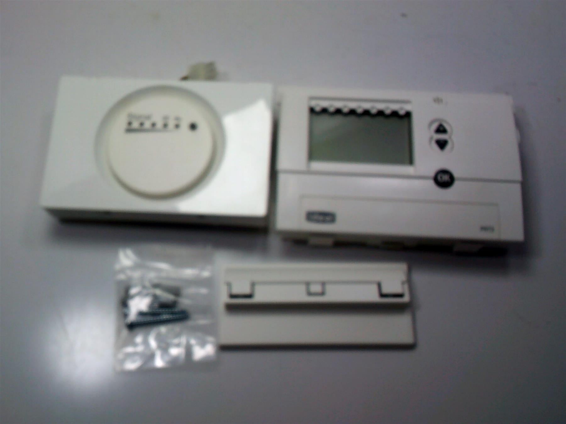 Ideal RF Electronic Programmable Room Thermostat Kit-216131