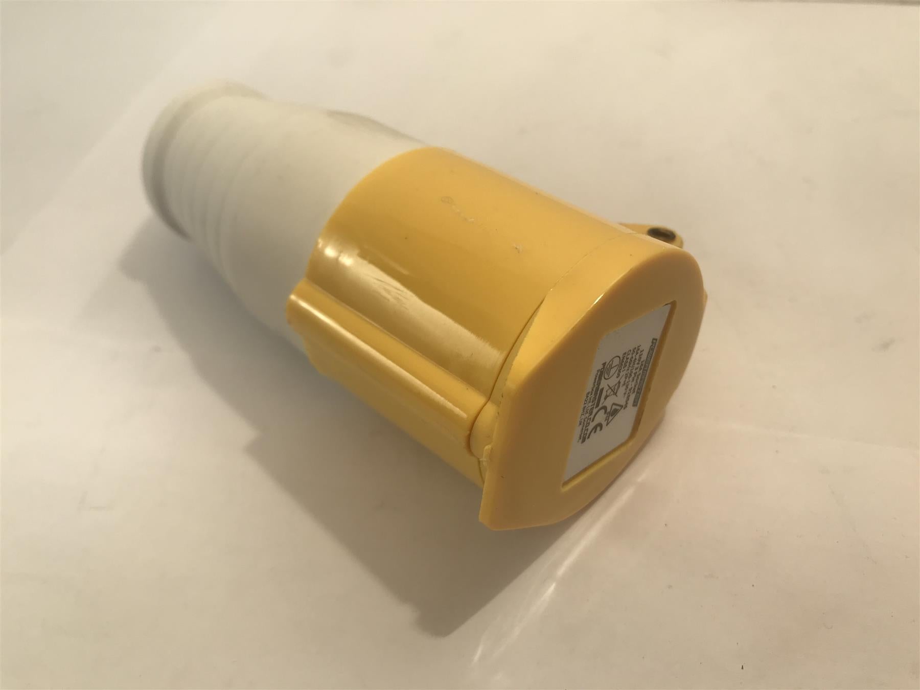 Power Master 16A 110V  3 Pin Yellow Socket  918545