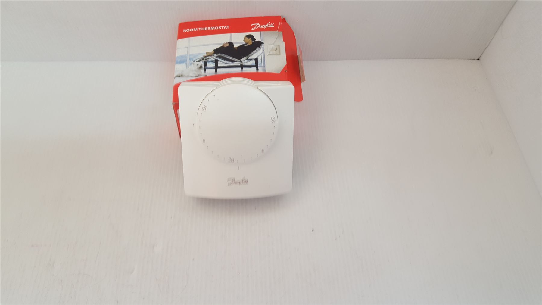 NEW Danfoss RMT 230  Room Thermostat 087N1100