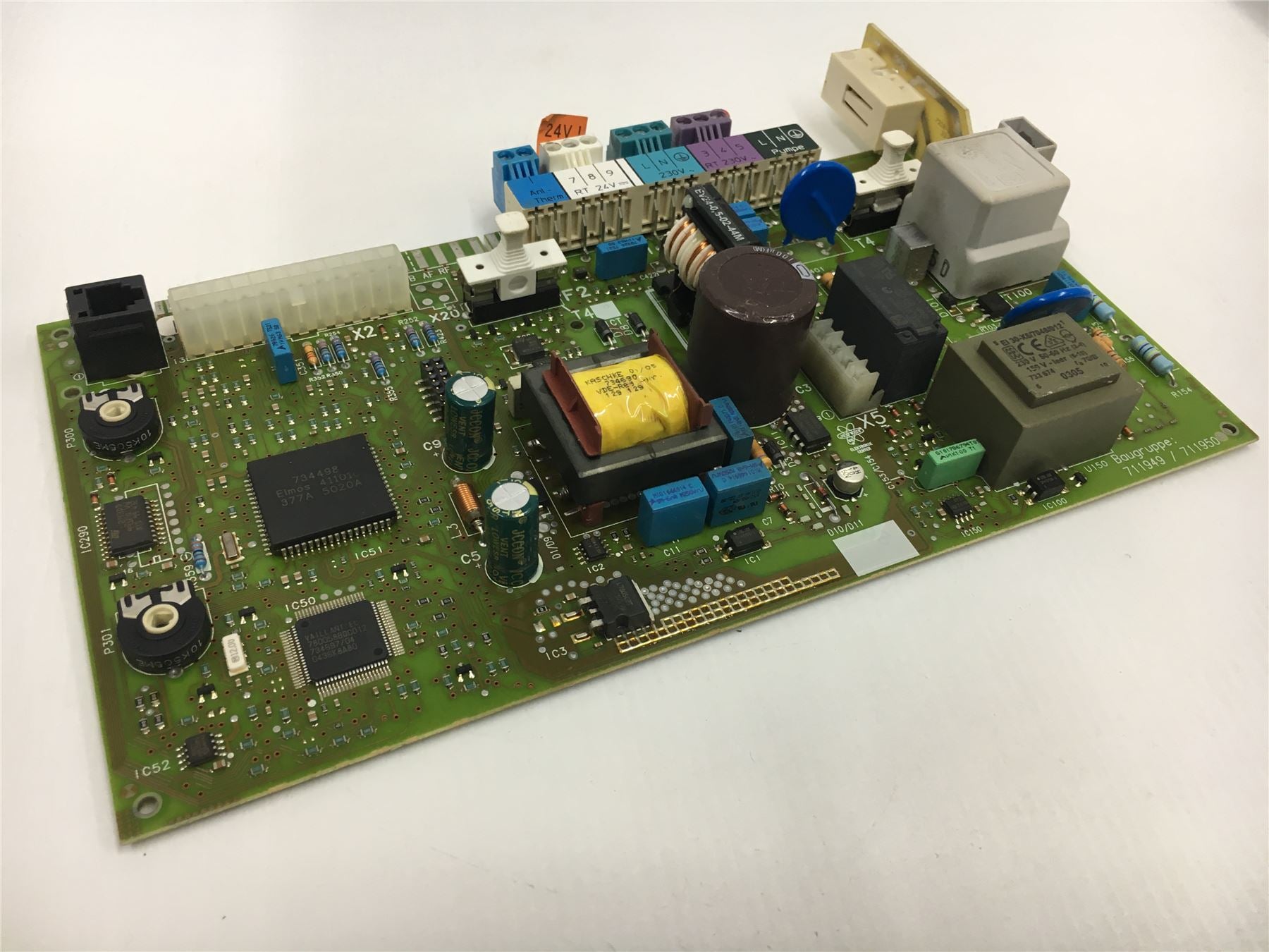 VAILLANT ECOMAX VUW 824 824/2 828 828/2 835 E 1 relay 734678  PCB 130826 12m war