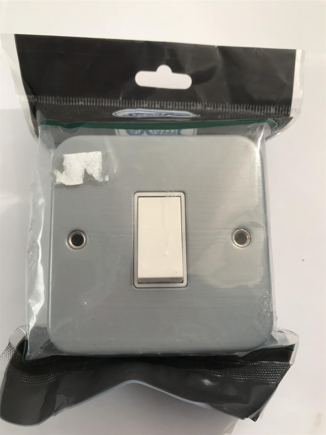 Selectric Metal Clad 10a Plate Switch  LG201-2MB