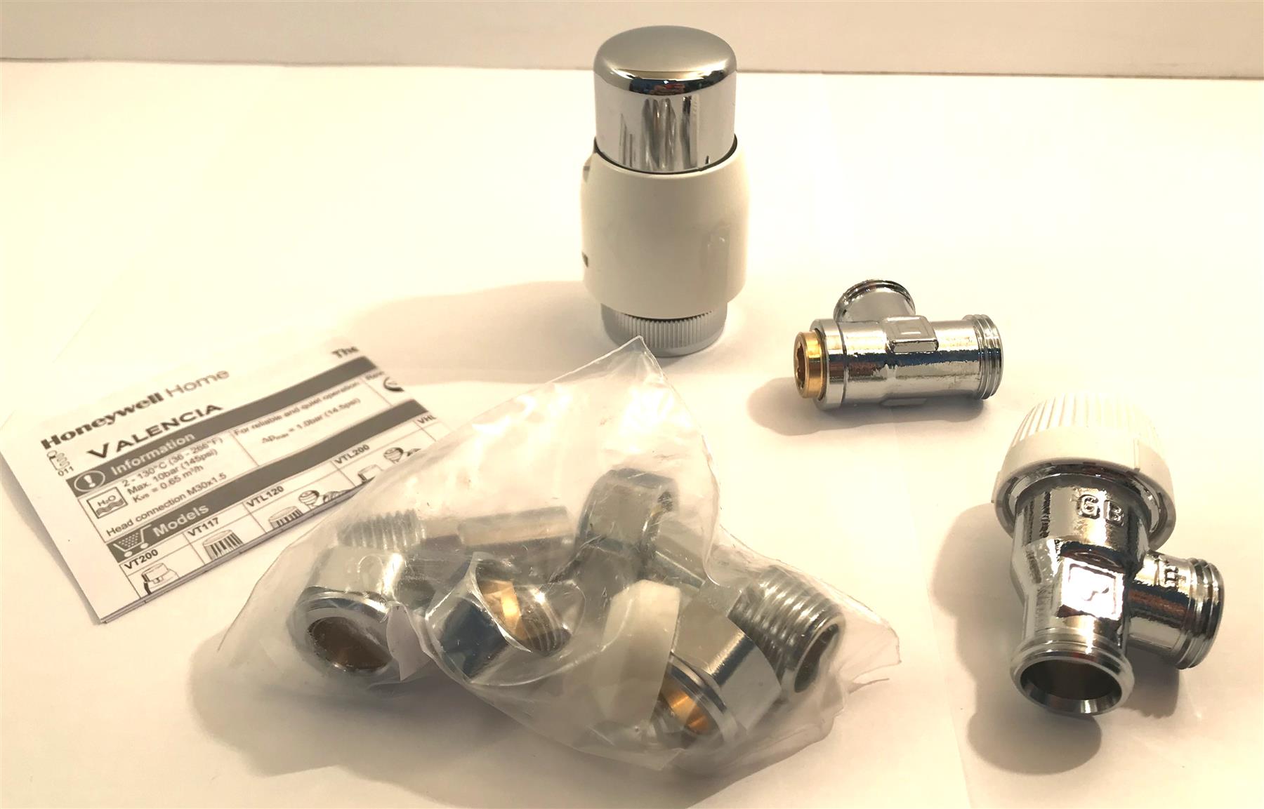HONEYWELL VALENCIA VTL200-15A CLASSIC THERMOSTATIC VALVE AND LOCKSHIELD SET
